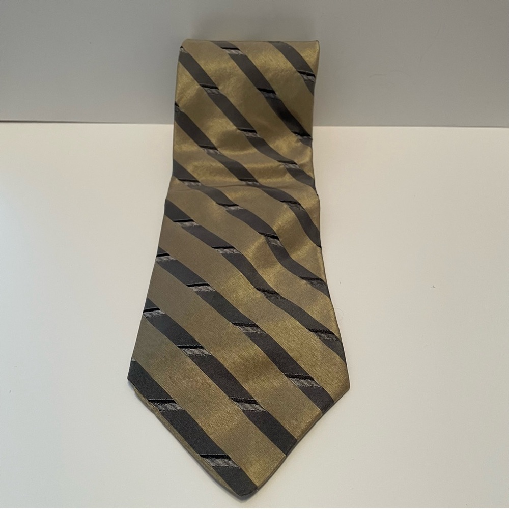 Vintage Bugatti Tie 100% Silk Gold/Black‎ Striped